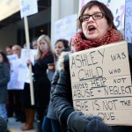 Protesters outside the headquarters of the Correctional Service of Canada in Ottawa in January 2013.